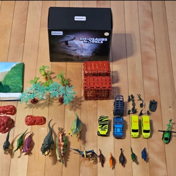 Dinosaur Play Set - Picture 8 of 9